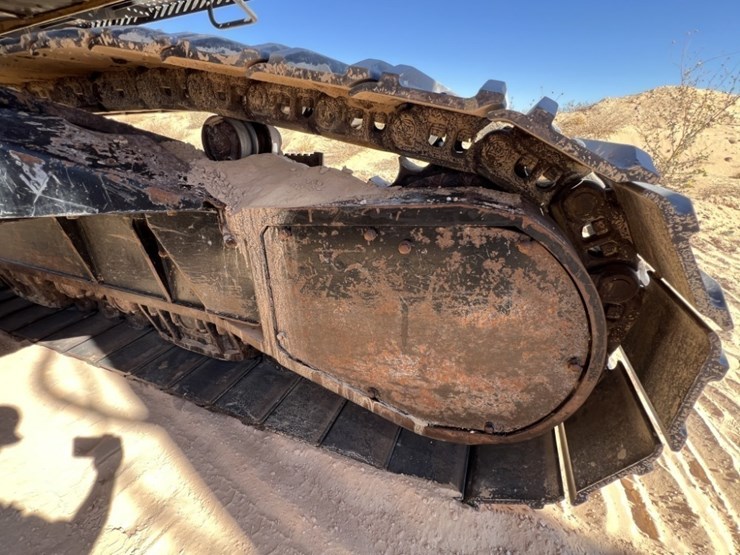 2019-deere-670g-lc-image-27