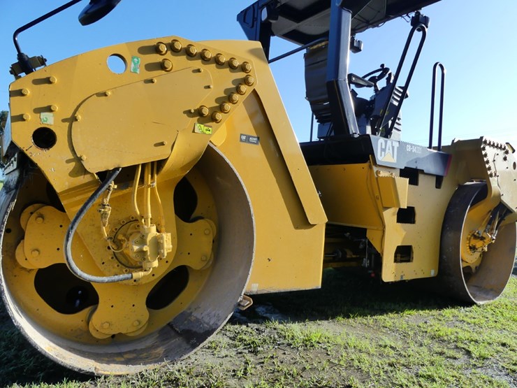 caterpillar-cb54xw-image-5