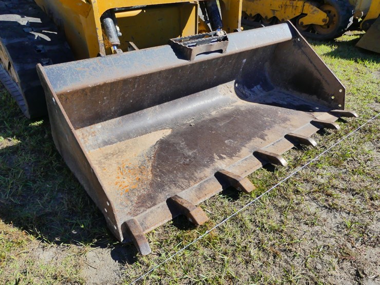 2022-caterpillar-259d3-image-12