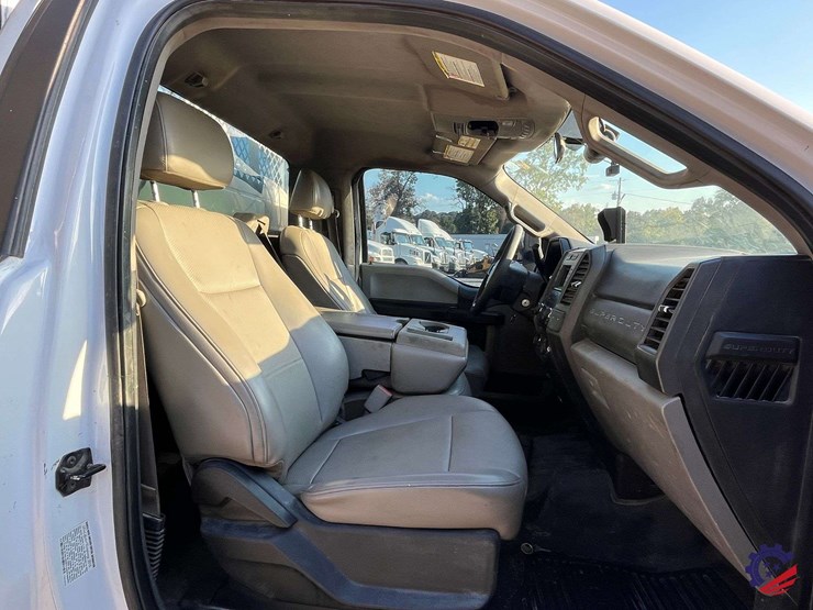 2017-ford-f550-xl-image-63