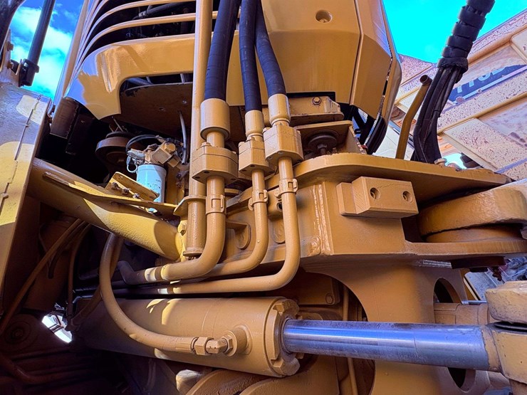 2007-caterpillar-740-image-51