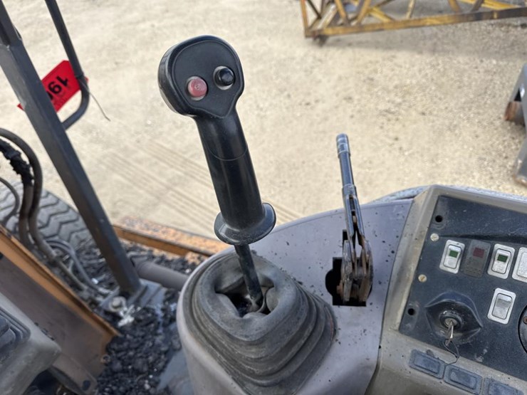 2007-case-570m-xt-image-34