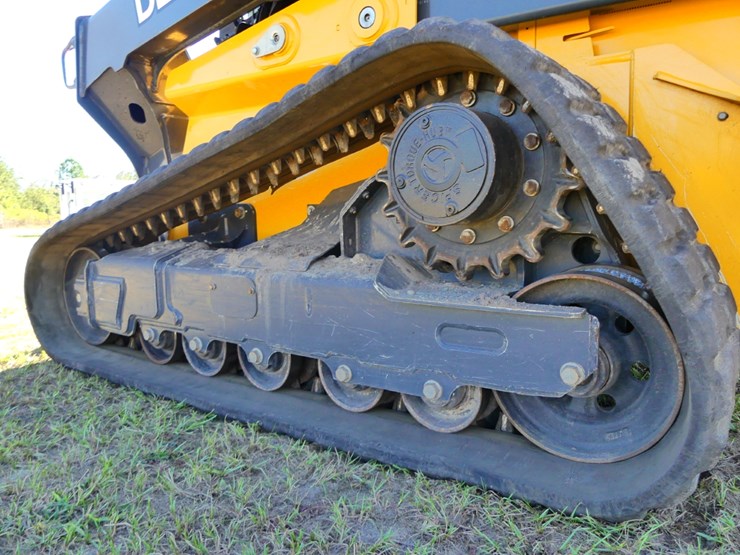 2023-deere-333g-image-5