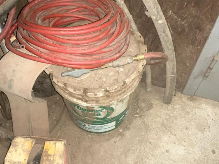 #771-•-assorted-hydraulic-hoses-image-8