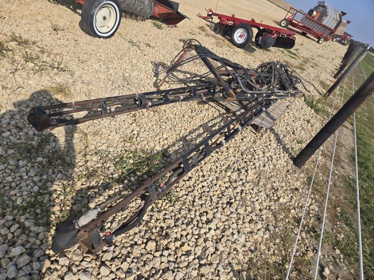 #5874-•-dempster-45'-sprayer-boom-image-6