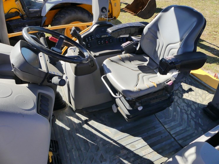 volvo-bl70b-image-14