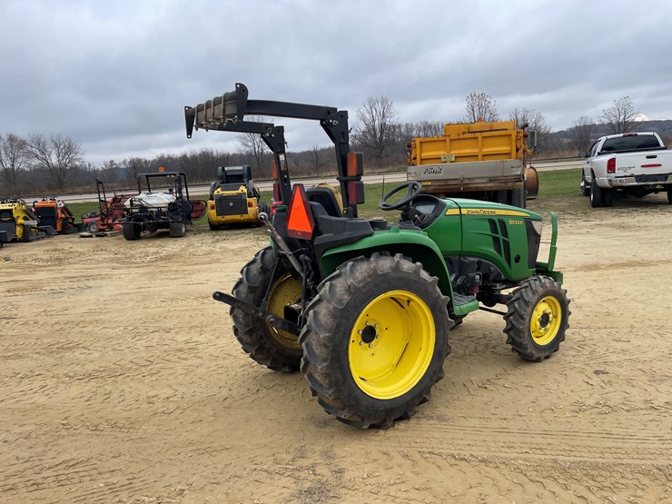 john-deere-3032e-image-5