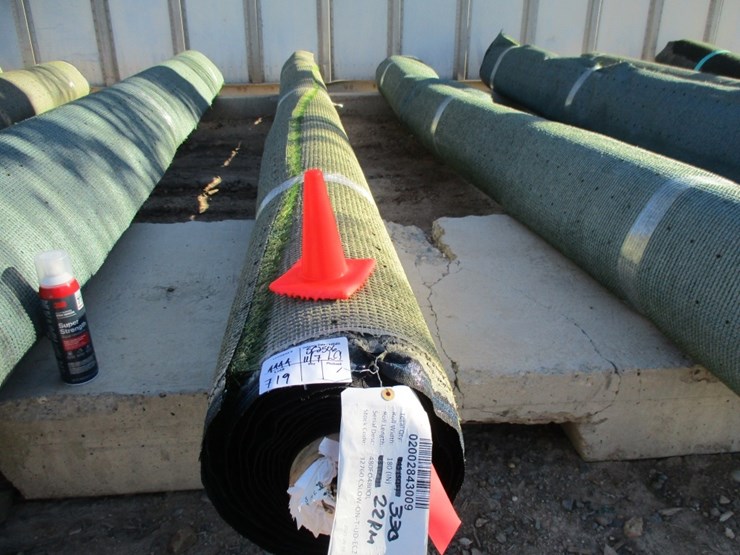 unused-roll-of-artificial-turf-image-1