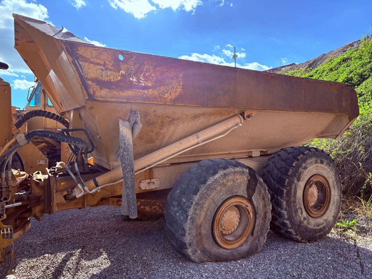 2007-caterpillar-740-image-28