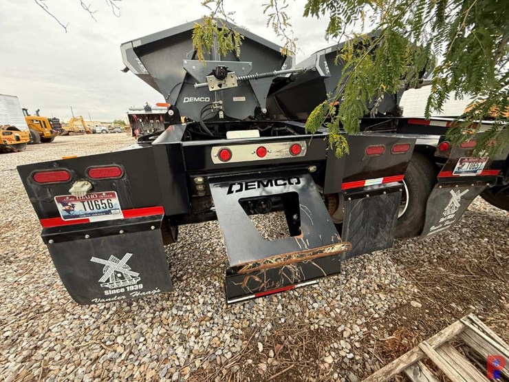 2022-demco-side-dump-image-17