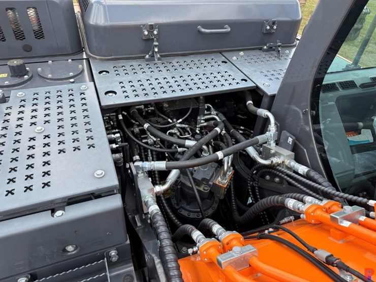 2024-develon-dx200lc-7-image-10