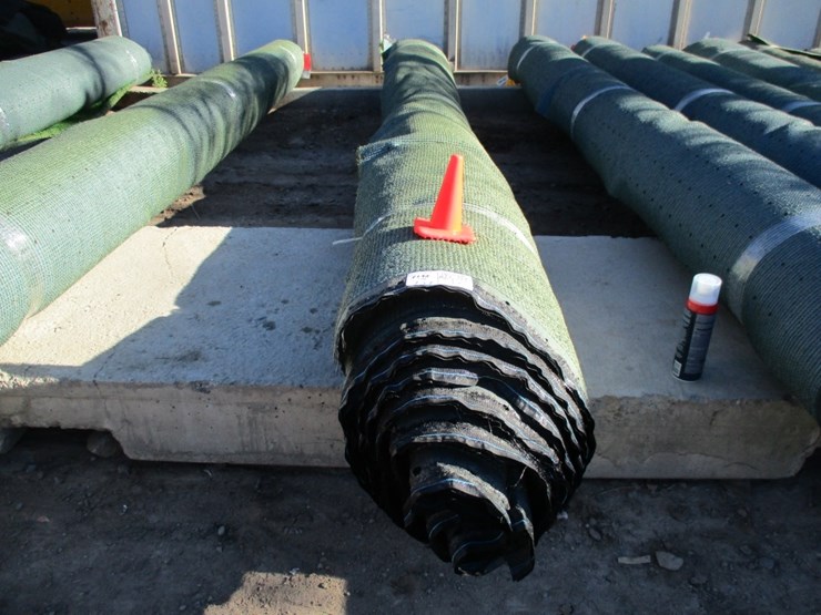 unused-roll-of-artificial-turf-image-1