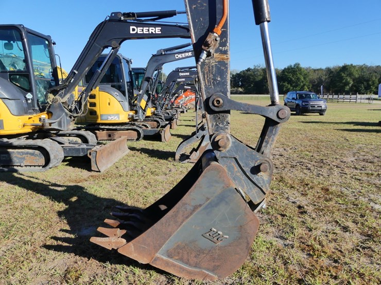 2018-deere-85g-image-11