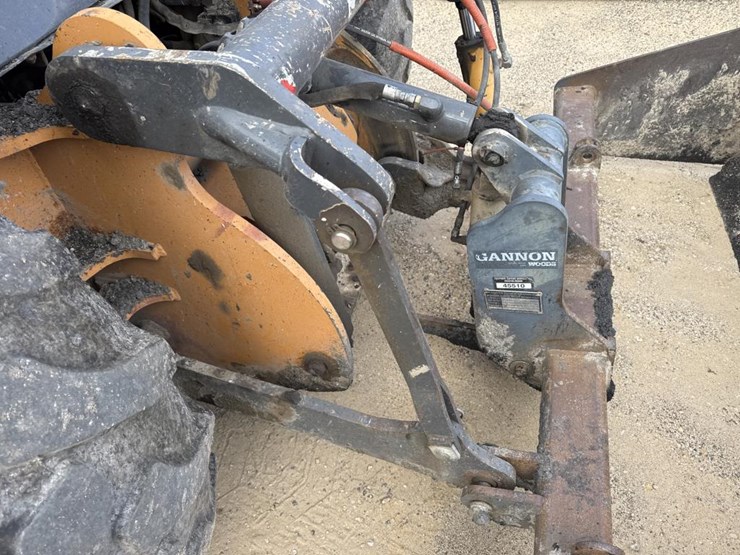 2007-case-570m-xt-image-25