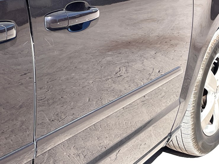 2010-volkswagen-routan-image-34