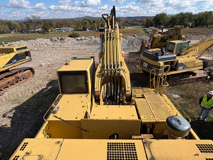 1995-caterpillar-375l-image-54