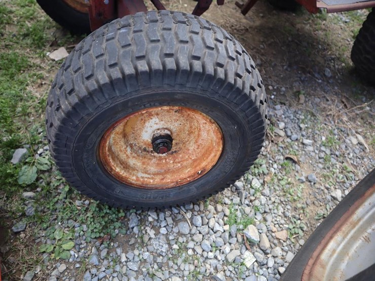 wheel-horse-lawn-&-garden-tractor-image-9