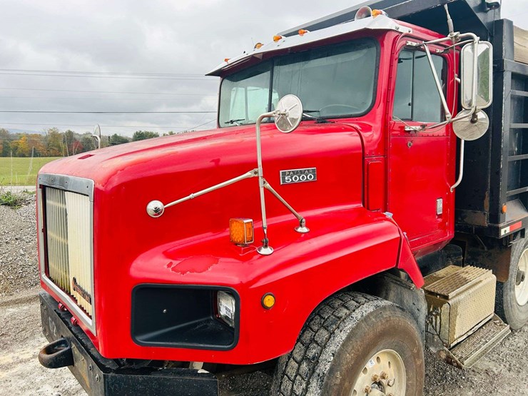 1997-international-paystar-5000-image-26