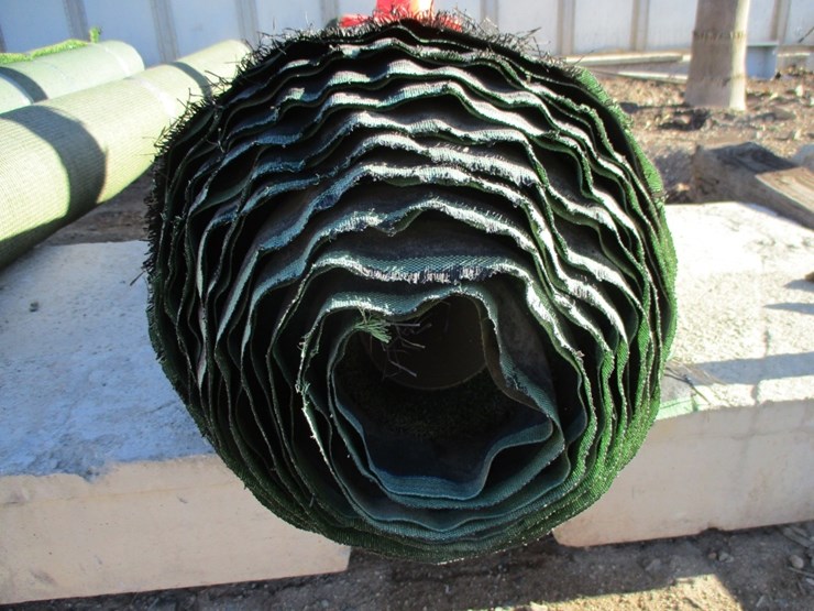 new-unused-15'-x-30'-roll-of-artificial-turf-image-3