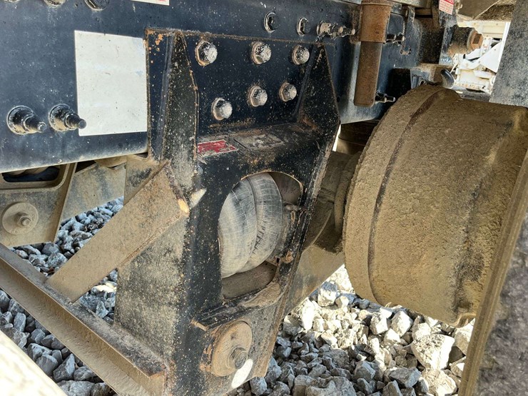 2020-freightliner-122sd-image-29