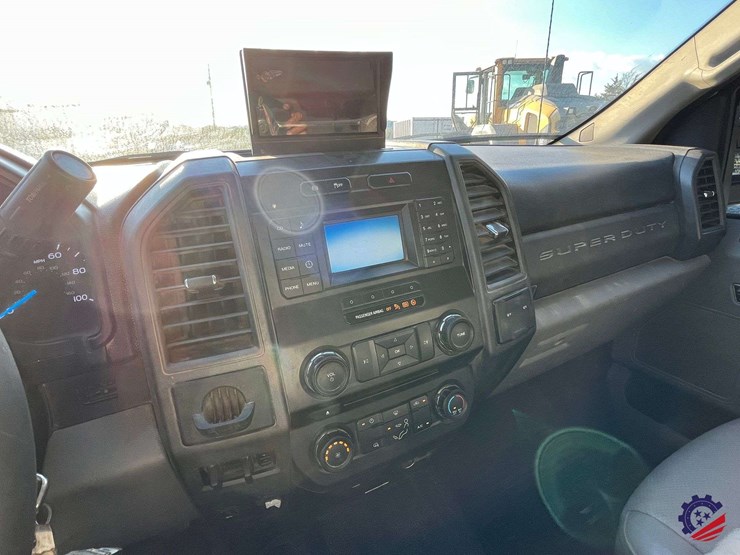 2017-ford-f550-xl-image-74