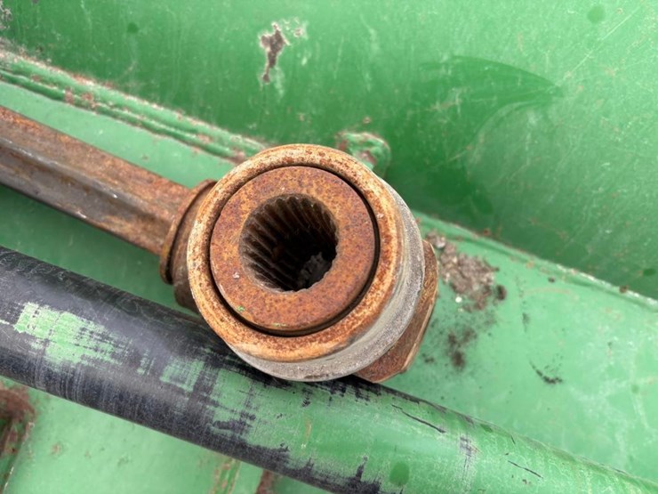 john-deere-520-image-3