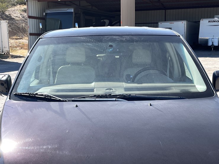 2010-volkswagen-routan-image-23