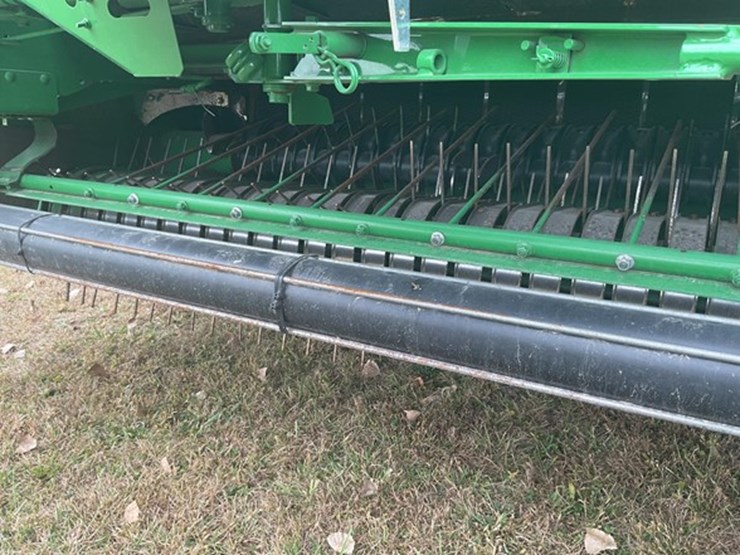 2023-john-deere-560m-image-9