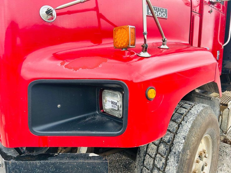 1997-international-paystar-5000-image-31