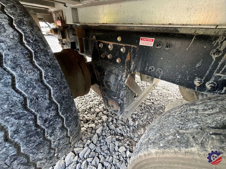 2020-freightliner-122sd-image-48