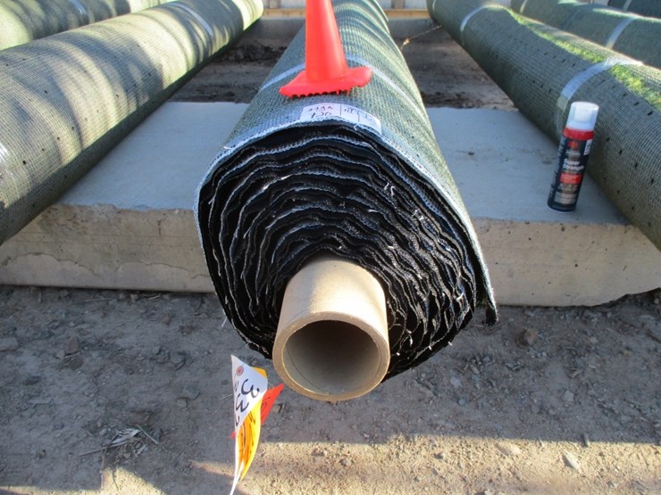 unused-roll-of-artificial-turf-image-3