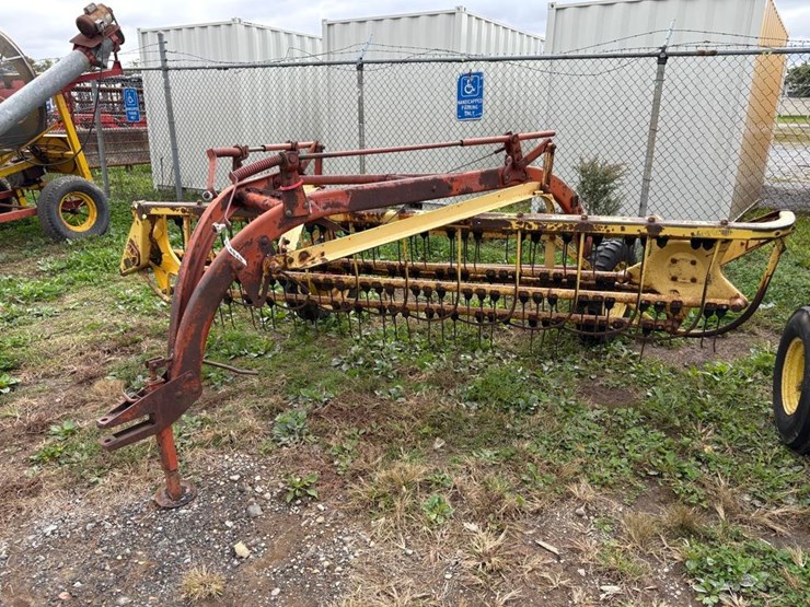 new-holland-258-image-2