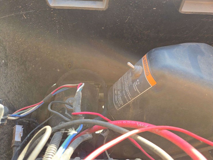 2017-e-z-go-txt-elite-lithium-golf-cart-image-14