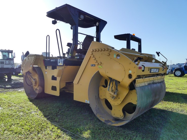 caterpillar-cb54xw-image-4
