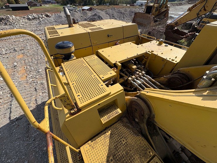 1999-caterpillar-375l-image-46