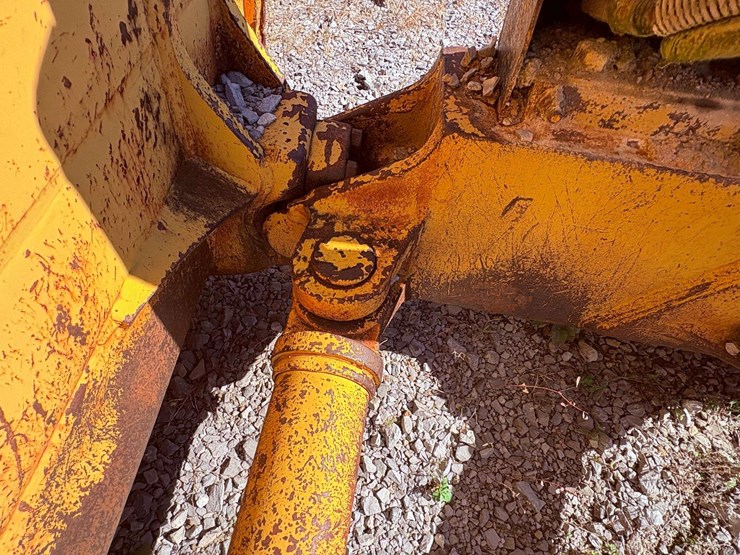 cat-semi-u-push-blade-image-27