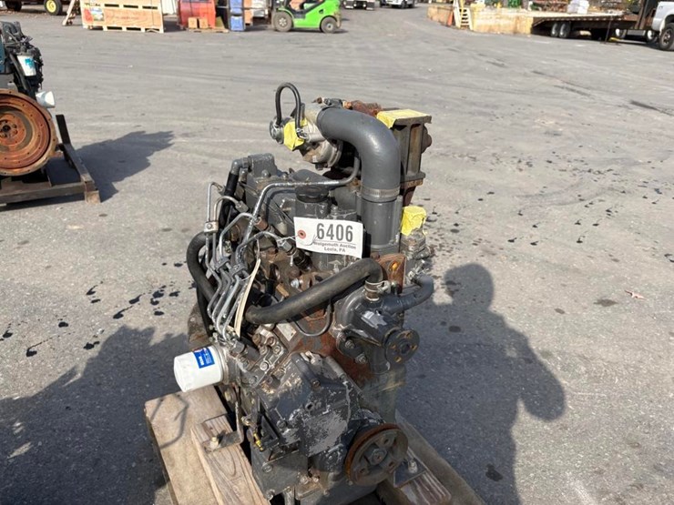 new-holland-l175-image-2