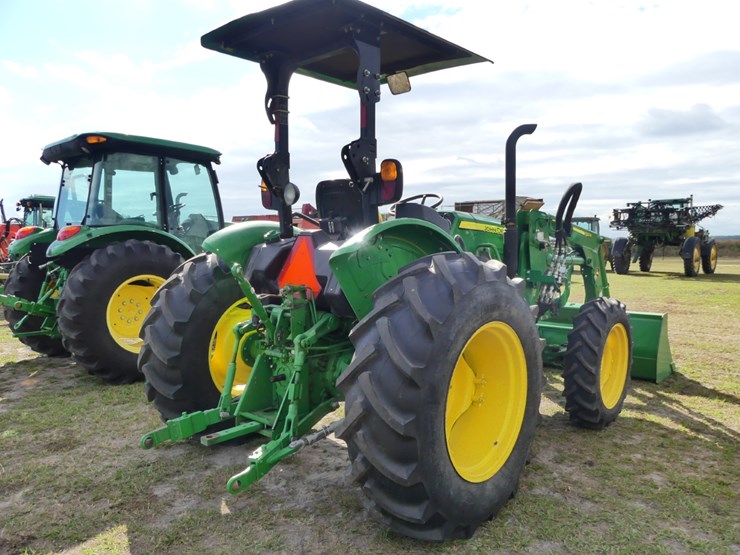 2021-john-deere-5075e-image-3