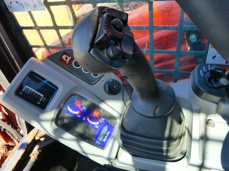 2021-kubota-svl97-2-image-15