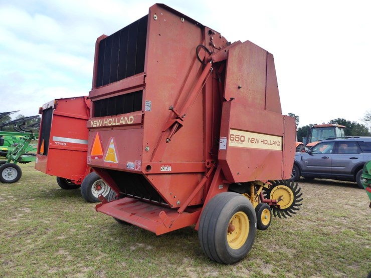 new-holland-650-image-4