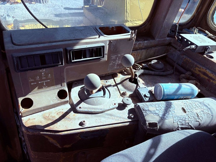 1984-caterpillar-d9l-image-56