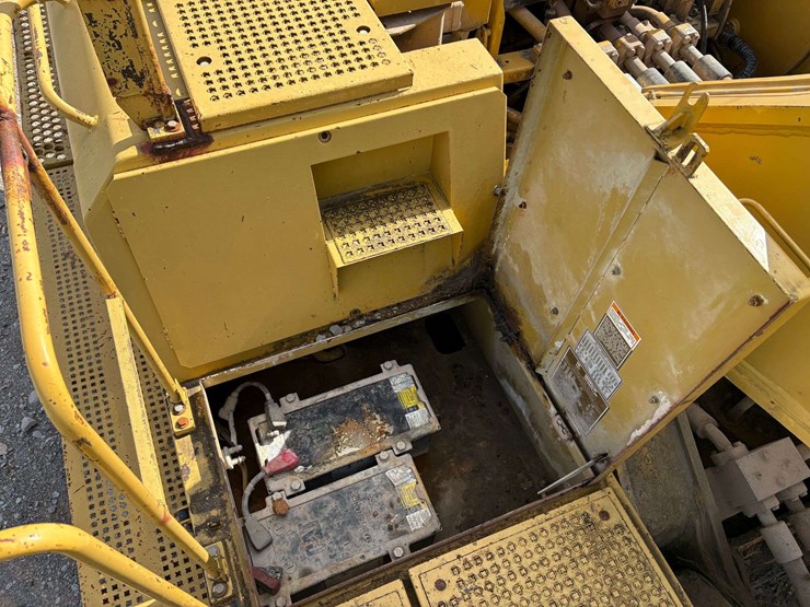 1999-caterpillar-375l-image-45