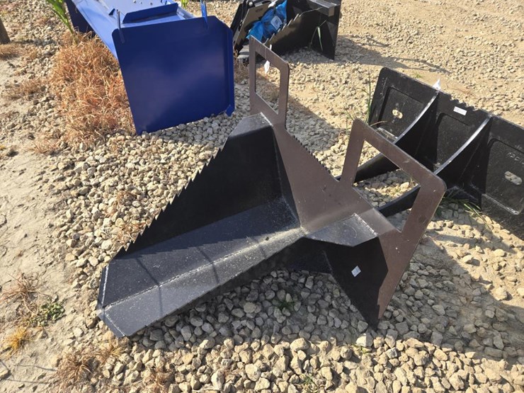 #5890-•-new-40"-skid-steer-tree-spade-image-2