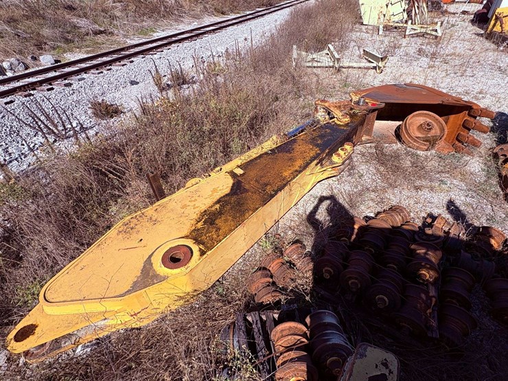 caterpillar-375-image-8