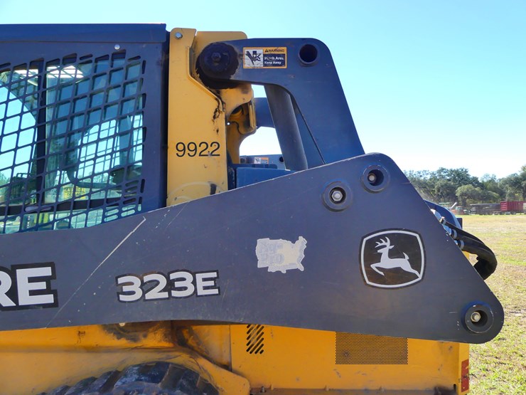 2018-deere-323e-image-8