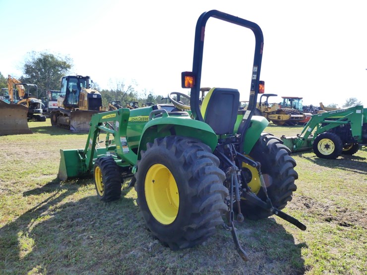 2011-john-deere-3038e-image-3