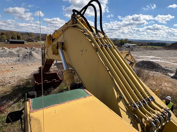 1995-caterpillar-375l-image-48