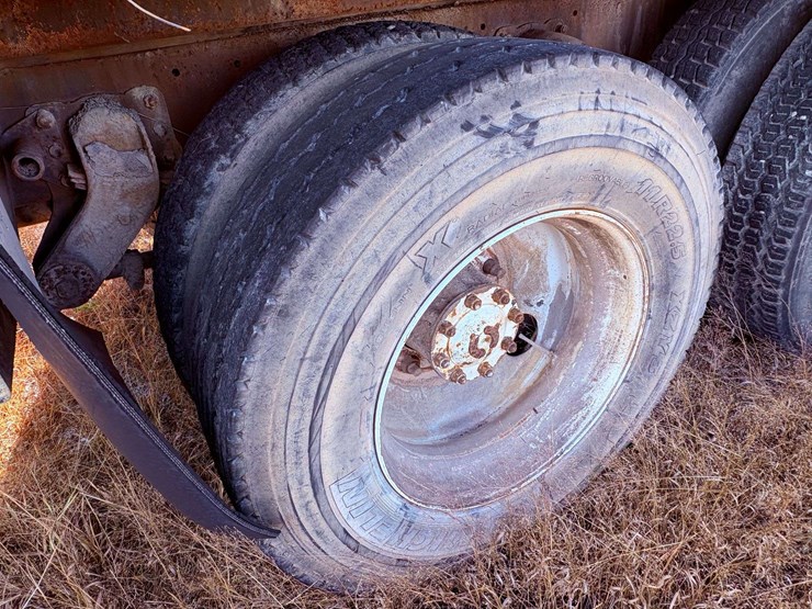 freightliner-t/a-water-truck-image-7