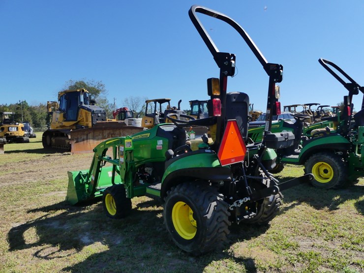 2022-john-deere-1025r-image-3