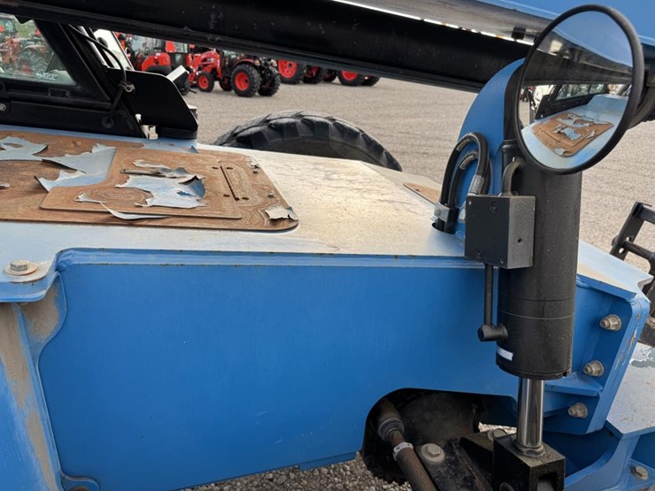 #1460-•-2014-genie-1056-telehandler-image-21